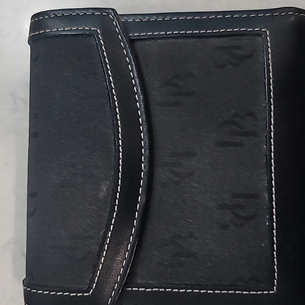Dooney & Bourke wallet, Black